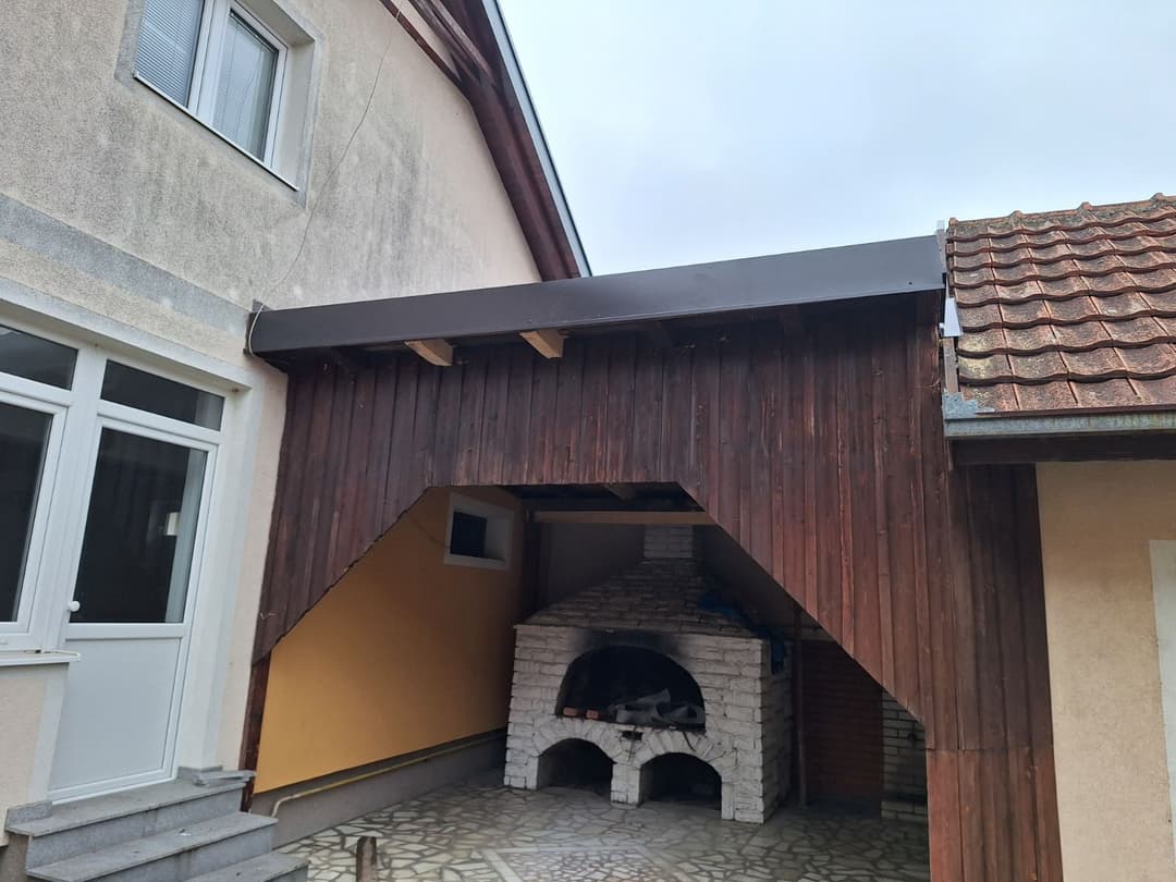 Nadstrešnica